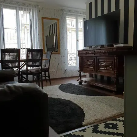 Centre Avec Garage Sur Demande بوردو