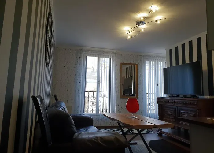 Centre Avec Garage Sur Demande Апартаменты