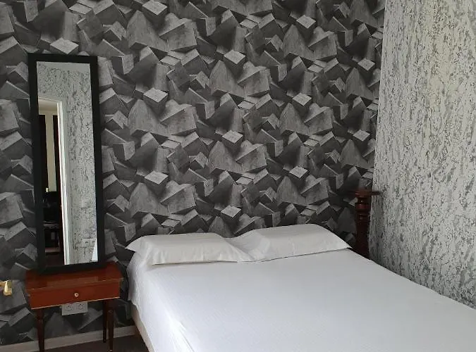 Apartment Centre Avec Garage Sur Demande Bordeaux